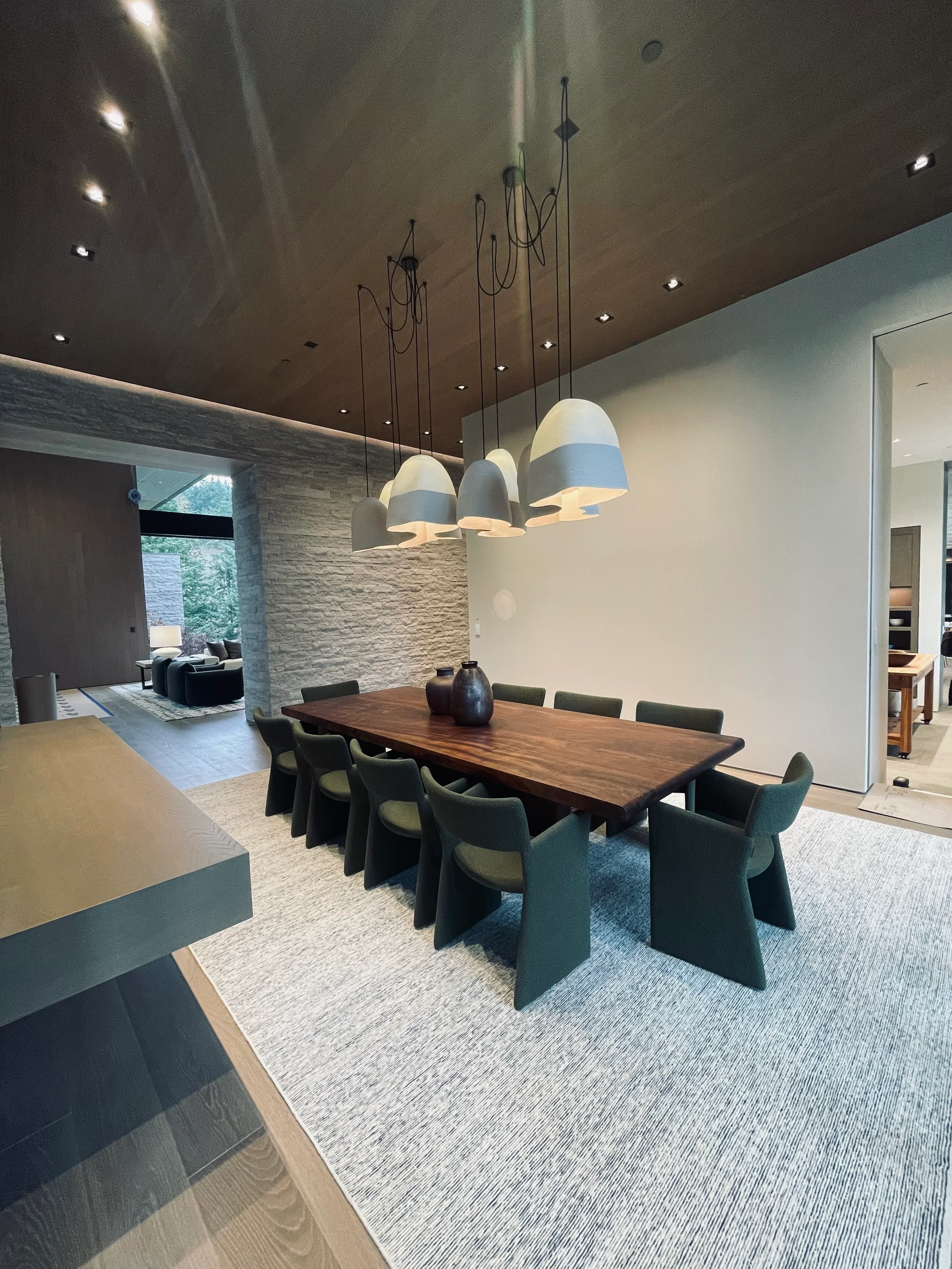 Dining room pendant lighting installation