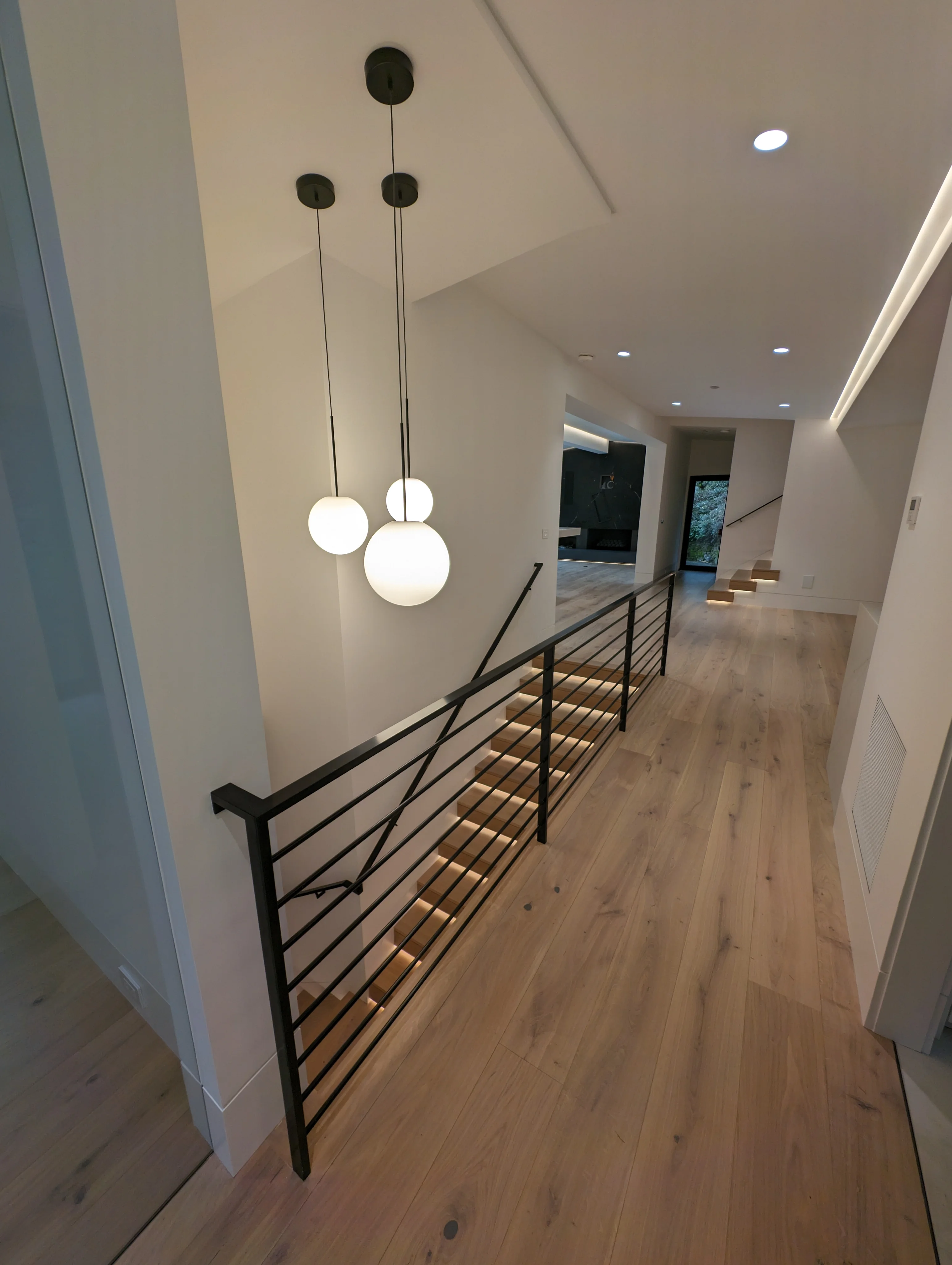 Staircase pendant and step lighting