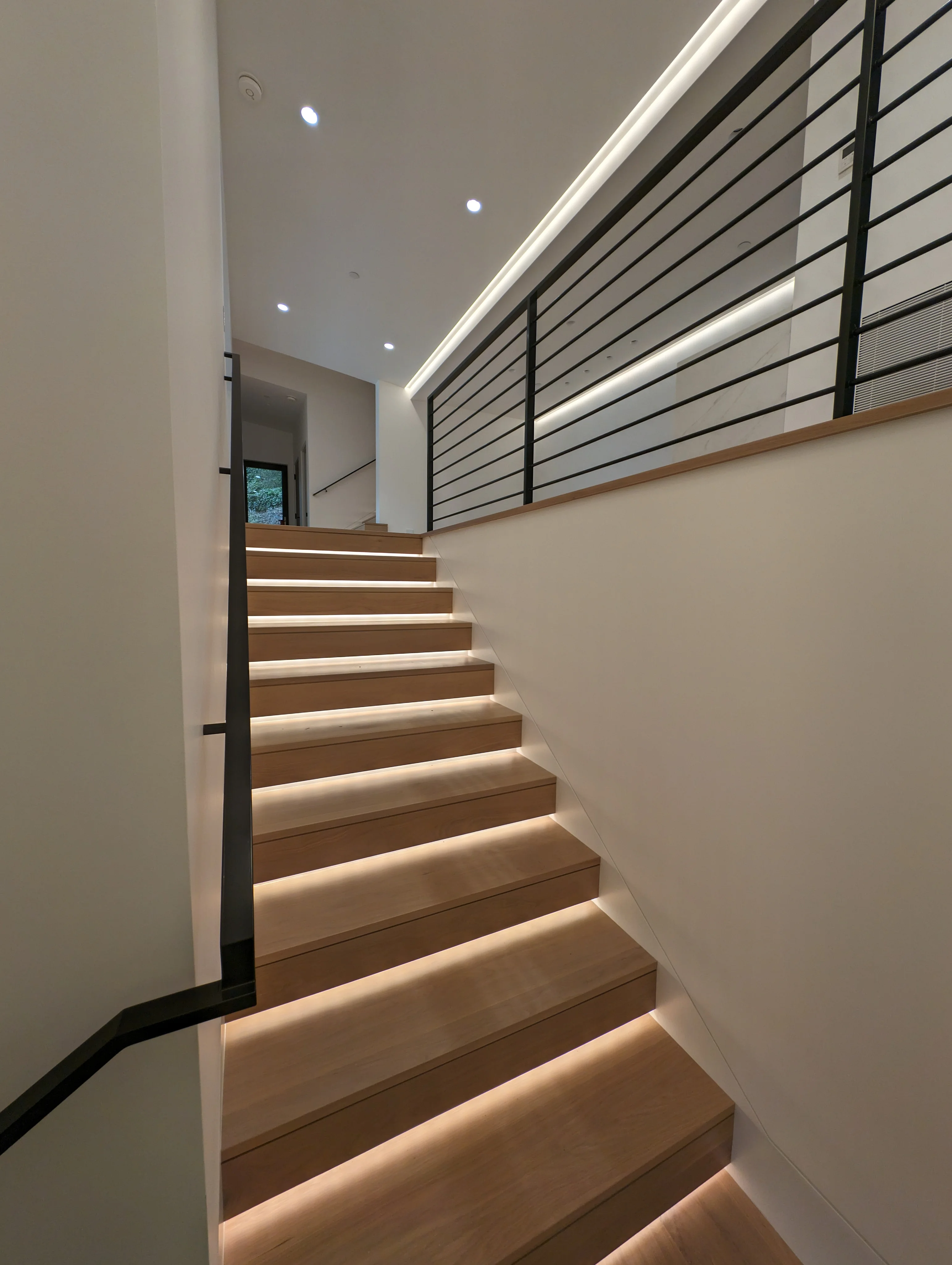 Staircase tread LED lighting